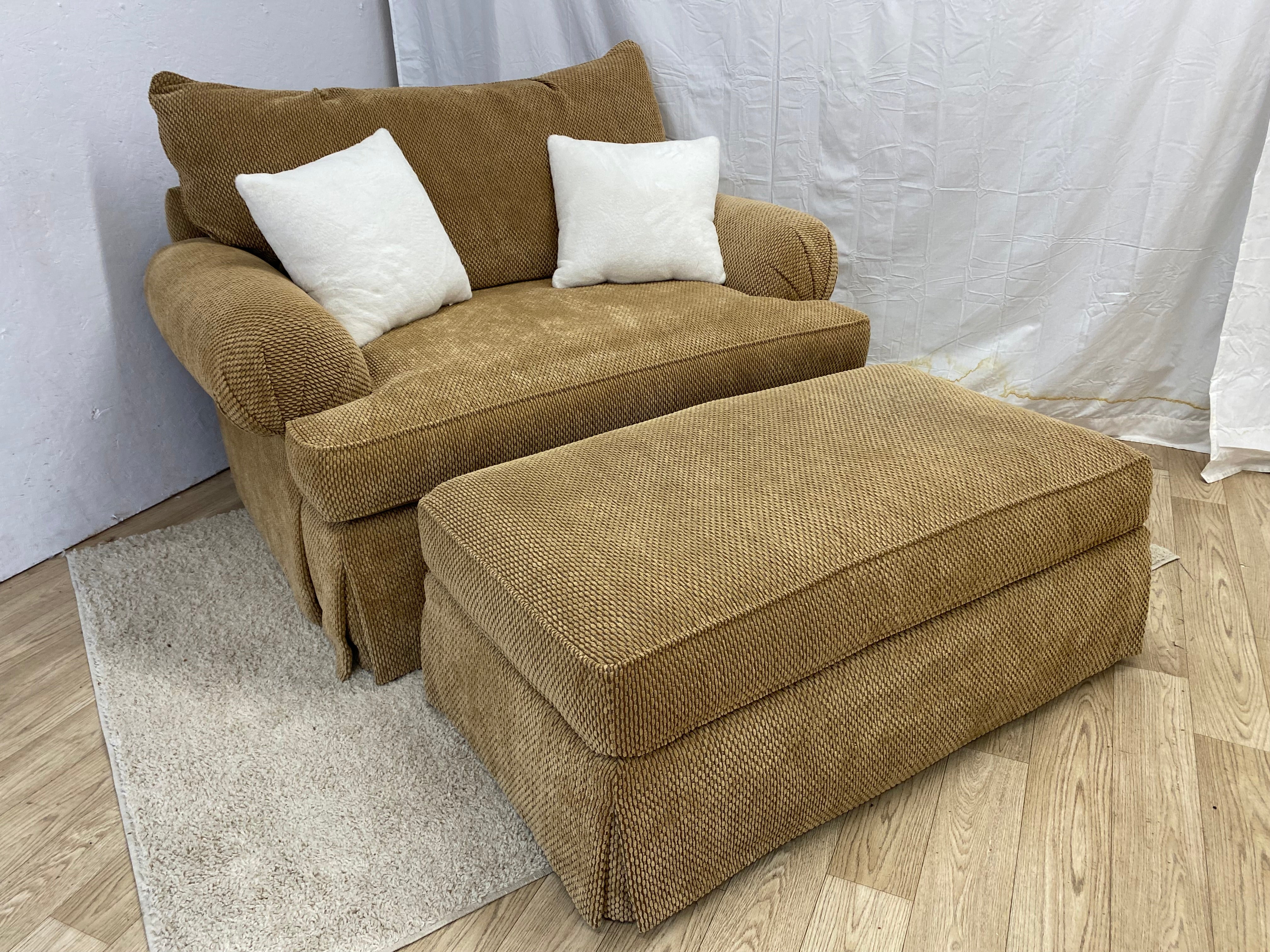 Oversized Chair W/ Ottoman